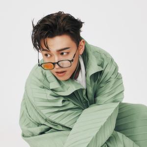 MC Cheung ดาวน์โหลดและฟังเพลงฮิตจาก MC Cheung