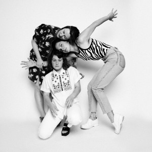 Dengarkan Supposed to Make You Happy lagu dari Skylar Gudasz dengan lirik