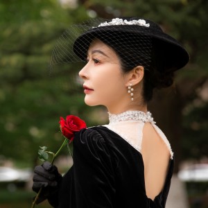 Listen to 可乐加冰-伴奏 (完整版) song with lyrics from 赵采儿