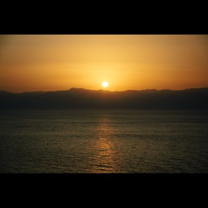 收聽Study Music & Sounds的Shine a Light歌詞歌曲