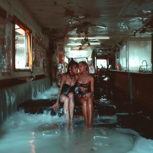 ดาวน์โหลดและฟังเพลง Hate-Love Relationship (Explicit) พร้อมเนื้อเพลงจาก Bawdy