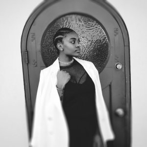 收聽Tia London的Can't Let Go歌詞歌曲