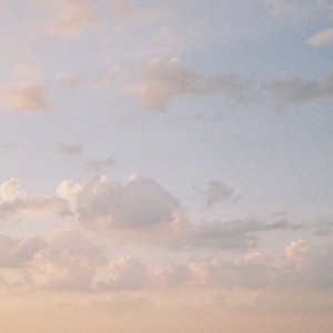 Dengarkan lagu grapefruit nyanyian Avenoir dengan lirik