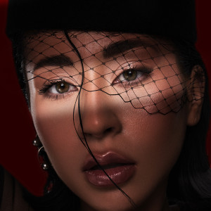 收听Nicole Cherry的Ochii tăi triști歌词歌曲