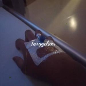 Listen to Tenggelam song with lyrics from D’Carl