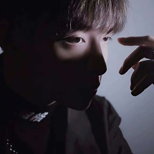 Listen to 不过是一城山水一场空 (cover: 沐北|李奕然) song with lyrics from 李奕然