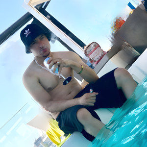 Dengarkan Ooh lagu dari Anzel dengan lirik