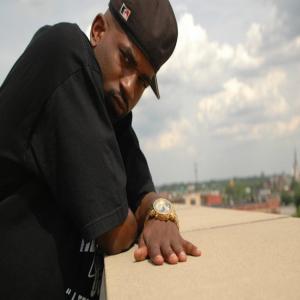 Dengarkan lagu Stay on My Grind (feat. Michael Barber) (Explicit) nyanyian Louis Keyz dengan lirik