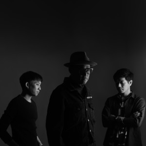 收听Troop Tower的เงาของความเหงา歌词歌曲