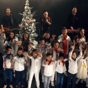 Listen to Dor De Craciun song with lyrics from Bere Gratis