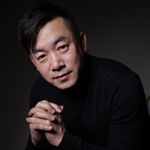 Listen to 怎么办 (完整版) song with lyrics from 韩烁