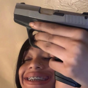 ดาวน์โหลดและฟังเพลง OFF DA LEASH (Explicit) พร้อมเนื้อเพลงจาก YECR