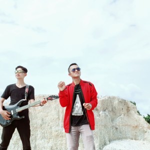 Listen to Tak Bisa song with lyrics from ZIAS BAND