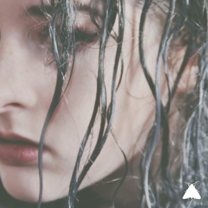 ดาวน์โหลดและฟังเพลง Water Me Down พร้อมเนื้อเพลงจาก Mothica