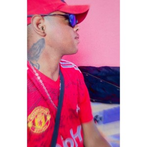 Mc Lilla的專輯MORENA PERFEITA (Explicit)