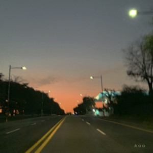 Listen to 只可以在这边(feat.JiMin Ham) song with lyrics from 催恩优