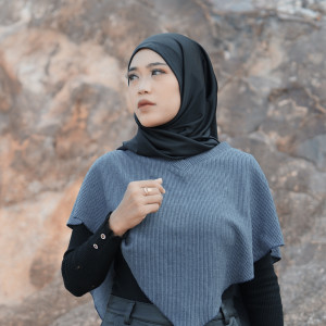 Dengarkan lagu Salah Mencinta nyanyian Rheka Restu dengan lirik