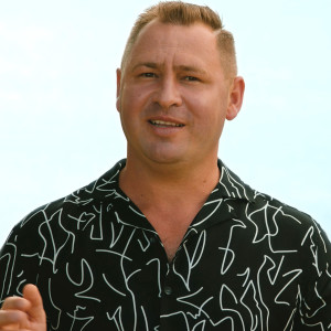 Listen to Fetele mele song with lyrics from Mihai Perian