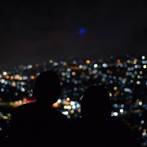 收听Penjuru的Jeda歌词歌曲
