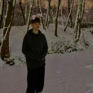 Listen to тени song with lyrics from WHEALY