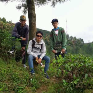 收听Asal Goblek的Lagi歌词歌曲