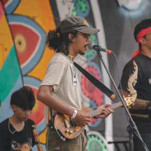 收听ฝนพรำ的เพื่อนกิน歌词歌曲