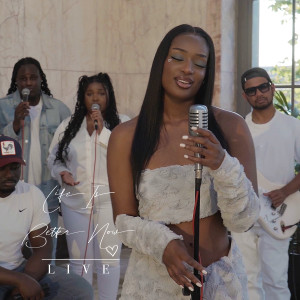 Album Life Is Better Now (Live) oleh Nana Fofie