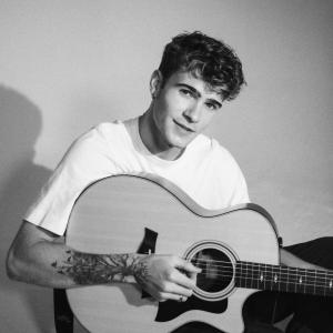 收聽Devin Hayes的That's New (Acoustic)歌詞歌曲