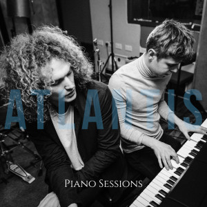 Dengarkan lagu Atlantis (Piano Sessions) nyanyian Seafret dengan lirik