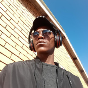 收聽Emzar phuthadichaba Phuthi的Andighxaki歌詞歌曲