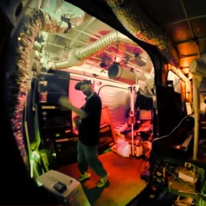 Listen to COTILEDOON INDOOR SESSIONS LVL. 3 - GREEN POISON song with lyrics from Cotiledoon