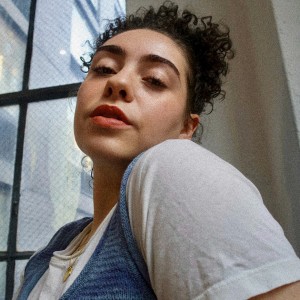 ดาวน์โหลดและฟังเพลง Desurface พร้อมเนื้อเพลงจาก Millie Gibson