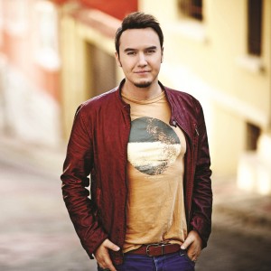 Listen to Söyle Canım song with lyrics from Mustafa Ceceli