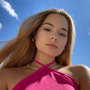 Listen to Selfish song with lyrics from Alina Madlaina