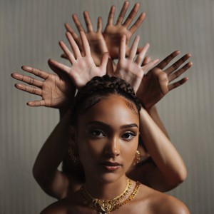 ดาวน์โหลดและฟังเพลง Don't Let Me Down (Demo) พร้อมเนื้อเพลงจาก Joy Crookes