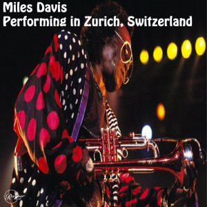 收聽Miles Davis的If I Were a Bell歌詞歌曲
