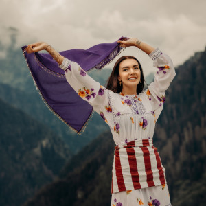 Listen to Sevda Sözü song with lyrics from Seren Uzun