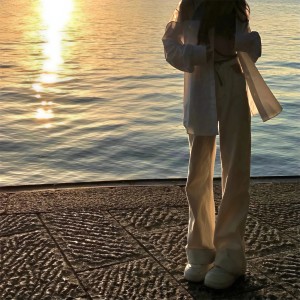 Dengarkan lagu Lone Ranger nyanyian 抖音热歌 dengan lirik