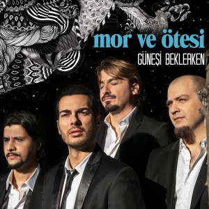 Dengarkan lagu Boş Bir Dünya nyanyian Mor Ve Ötesi dengan lirik