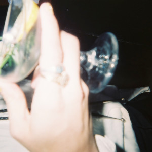 ดาวน์โหลดและฟังเพลง hungover & i miss u (Explicit) พร้อมเนื้อเพลงจาก gnash