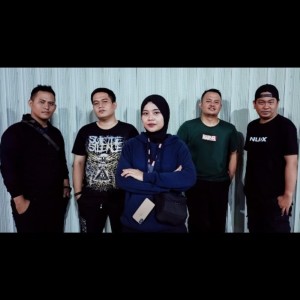 Listen to Ku Bukanlah Untukmu song with lyrics from MIXING