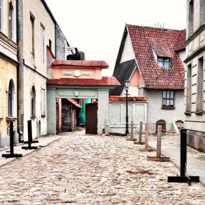 ดาวน์โหลดและฟังเพลง Latvia (Explicit) พร้อมเนื้อเพลงจาก feudalJohnny