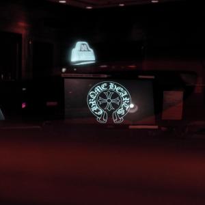 ดาวน์โหลดและฟังเพลง Chrome Hearts พร้อมเนื้อเพลงจาก Lvnar