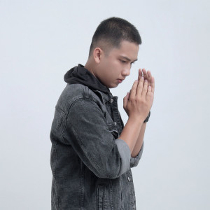 Listen to Ikhlasku Bahagiamu song with lyrics from Ricky Feb
