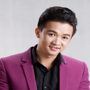 Listen to Hạnh Phúc Đầu Xuân song with lyrics from Phước Lộc