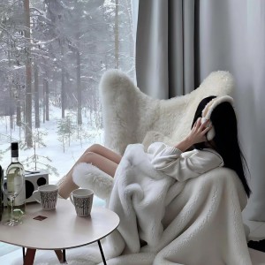 Listen to Call You Tonight song with lyrics from 电音老明