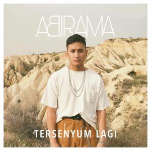 收聽Abirama的Tersenyum Lagi歌詞歌曲