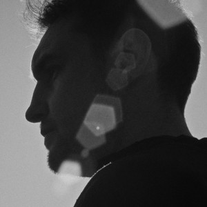 收聽Гоня的Сад歌詞歌曲