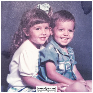 Dengarkan Purple and Green lagu dari Casey Edwin dengan lirik