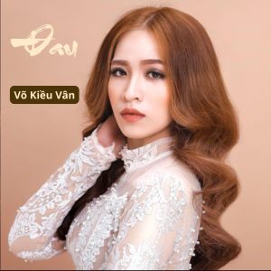 Listen to Em Vẫn Còn Đau song with lyrics from Võ Kiều Vân